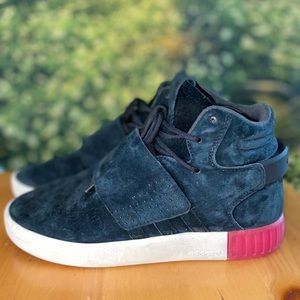 Adidas Womens black suede high top sneakers - size 7